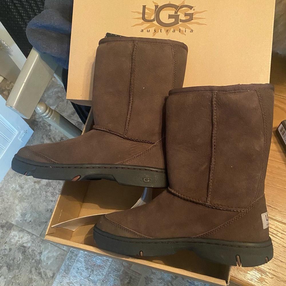UGG ultimate short